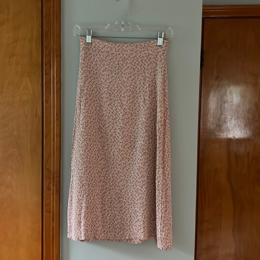 Pink floral brandy Melville skirt, size small